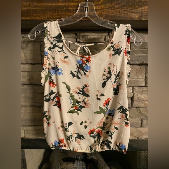 Floral open back sleeveless‎ top - Picture 1 of 2